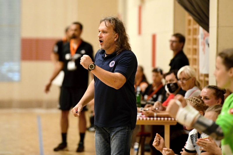„Liga musí pokračovat, chceme hrát a trénovat,“ zní z českých klubů v MOL lize.