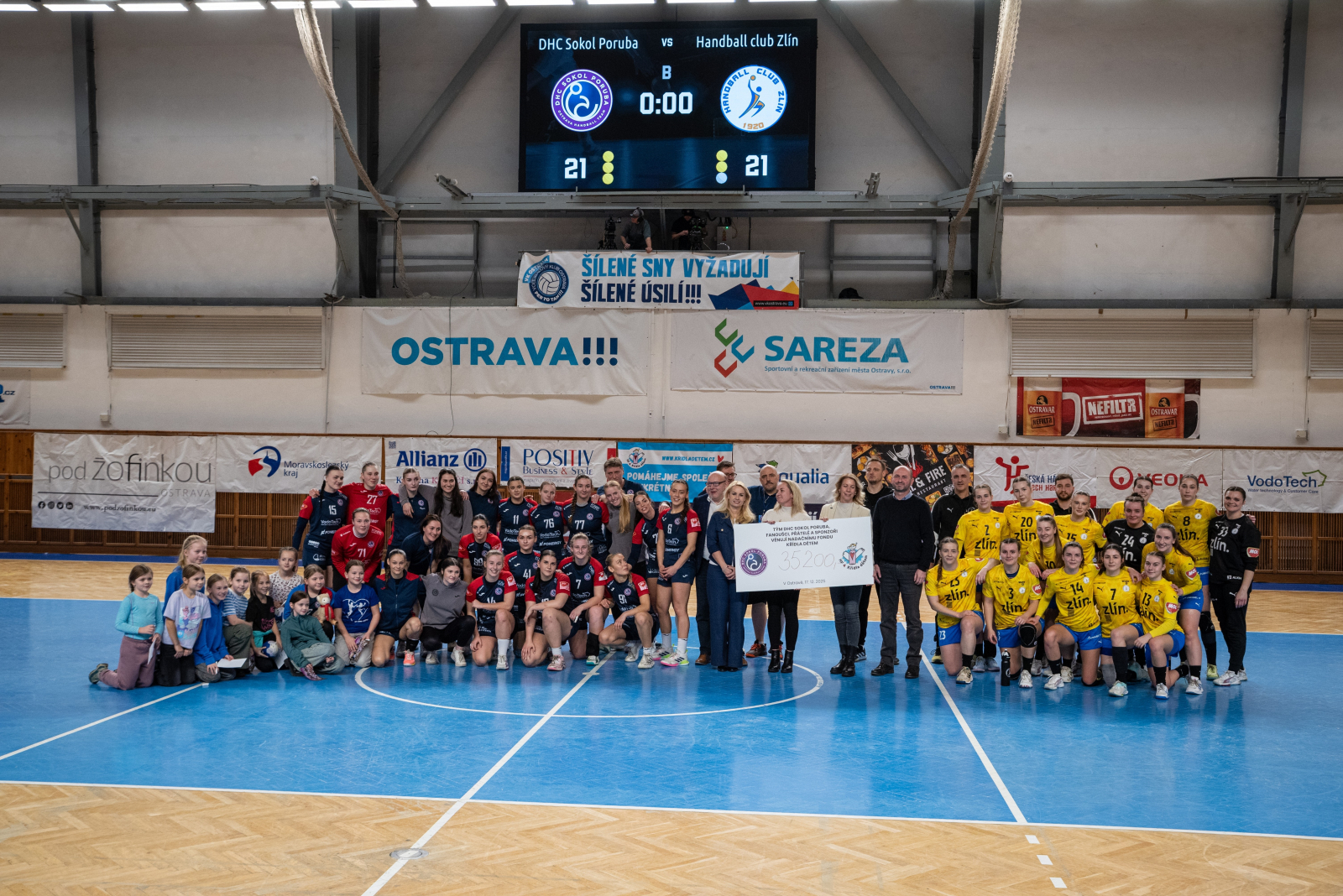 HÁZENÁ S KŘÍDLY DĚLILA BODY A POMOHLA HOSPITALIZOVANÝM DĚTEM