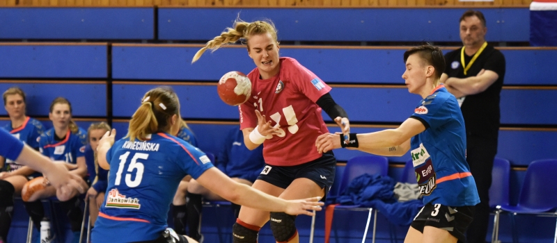 Házenkářky Poruby prohrály úvodní semifinále v Hööru o 12 branek